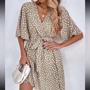 Butterfly Sleeve Belted Dress Large